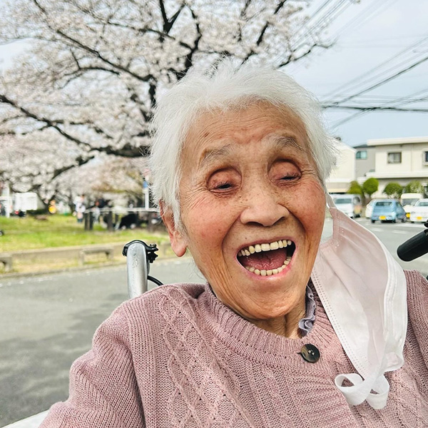 桜の景色と笑顔のNさん